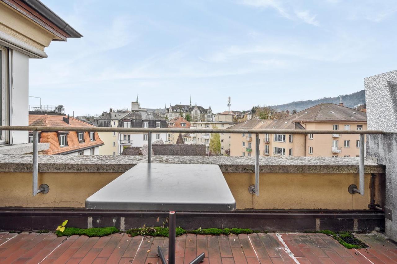 For Explorers 222 * Zurich