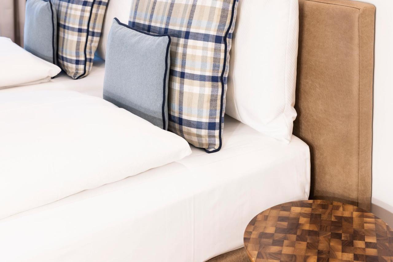 Fred Leonhardstrasse - Mobile Check-in Zurich