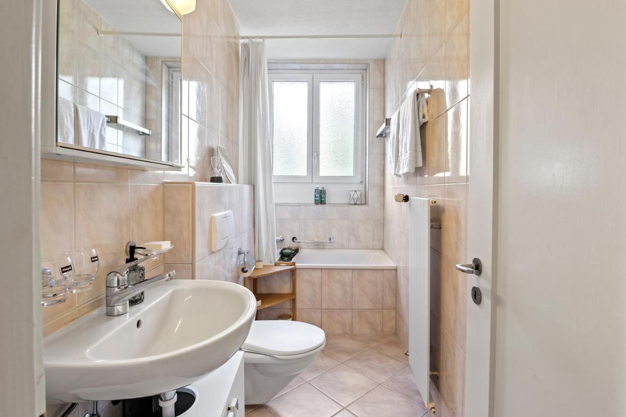 Close To & Balcony 1 Bdr Wollishofen Self Check In *