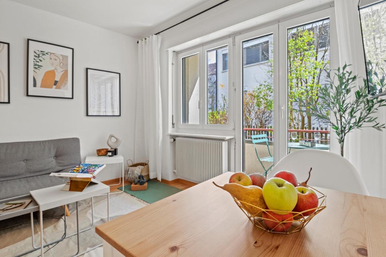 Close To & Balcony 1 Bdr Wollishofen Self Check In Apartment *