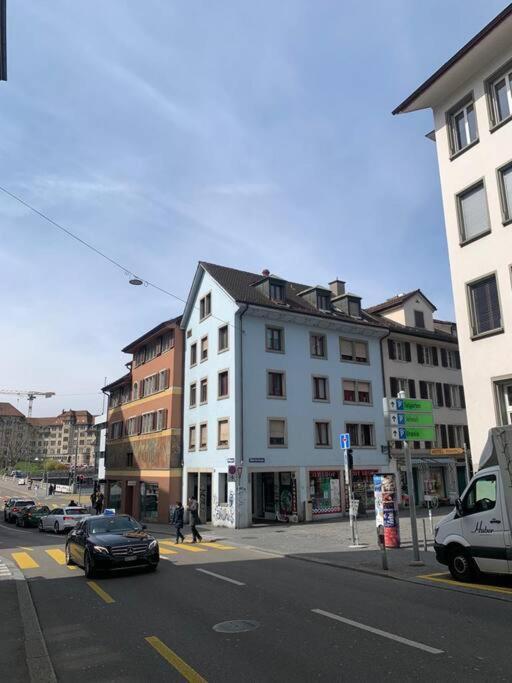 Cozy Unit 12 In Center Of Apartment Zürich