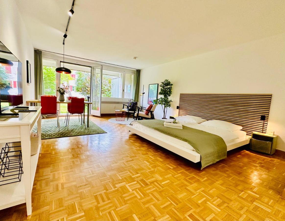 New, With Garden Terrace And Much Privacy *