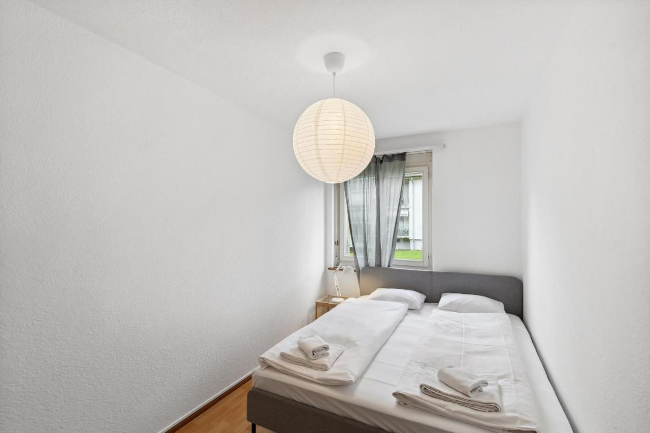 Apartment Urban Charm: Your Comfy Close To The