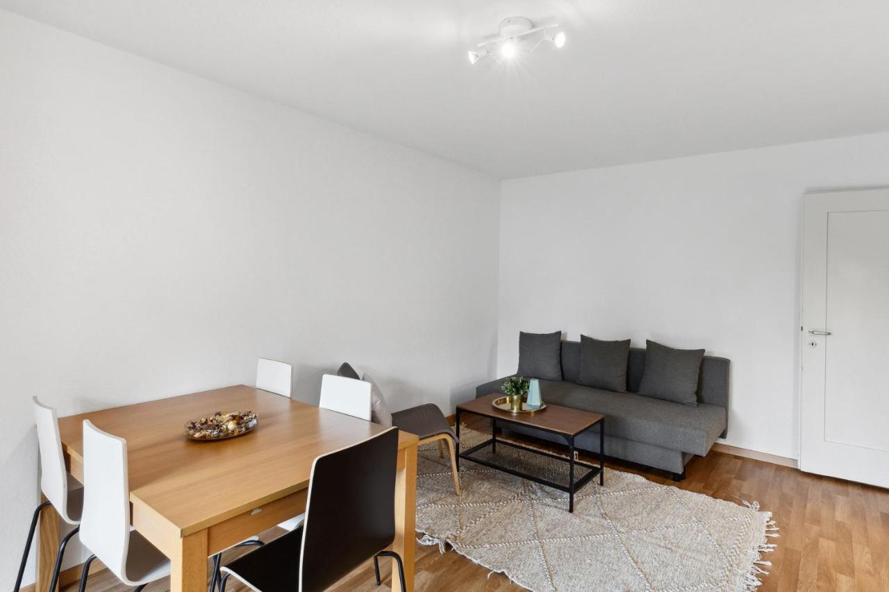 Urban Charm: Your Comfy Close To The Apartment
