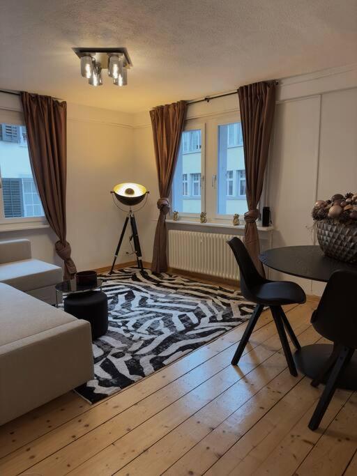 Suesse In Zuercher Altstadt 3