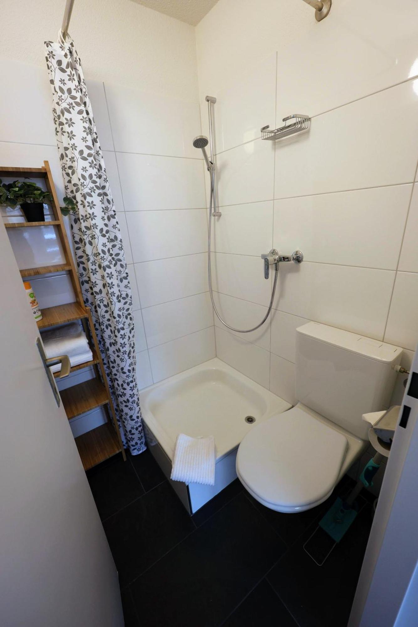 Reizendes Tiny Albisriederplatz Apartment *