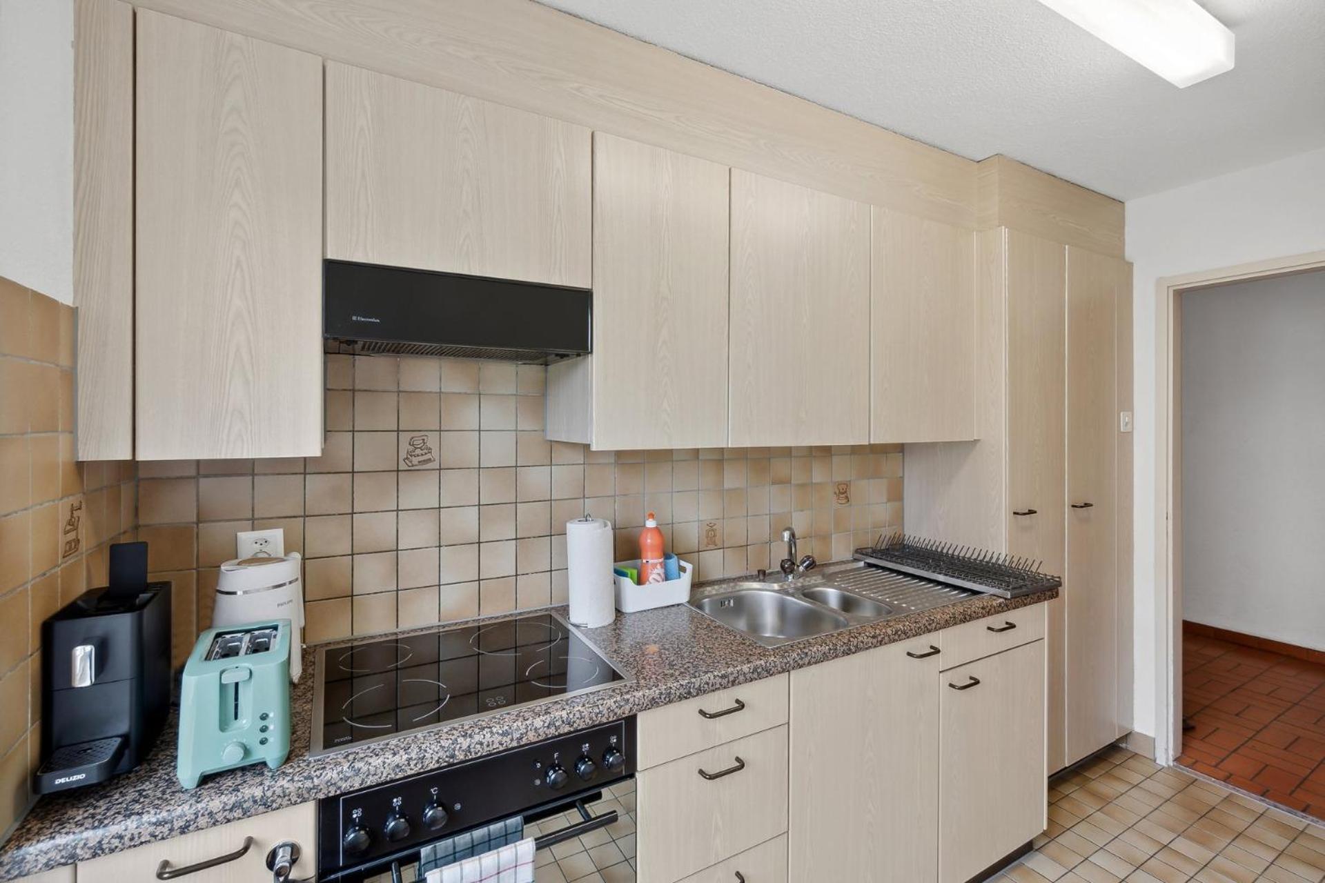 Cozy 2 Bedroom In Apartment *
