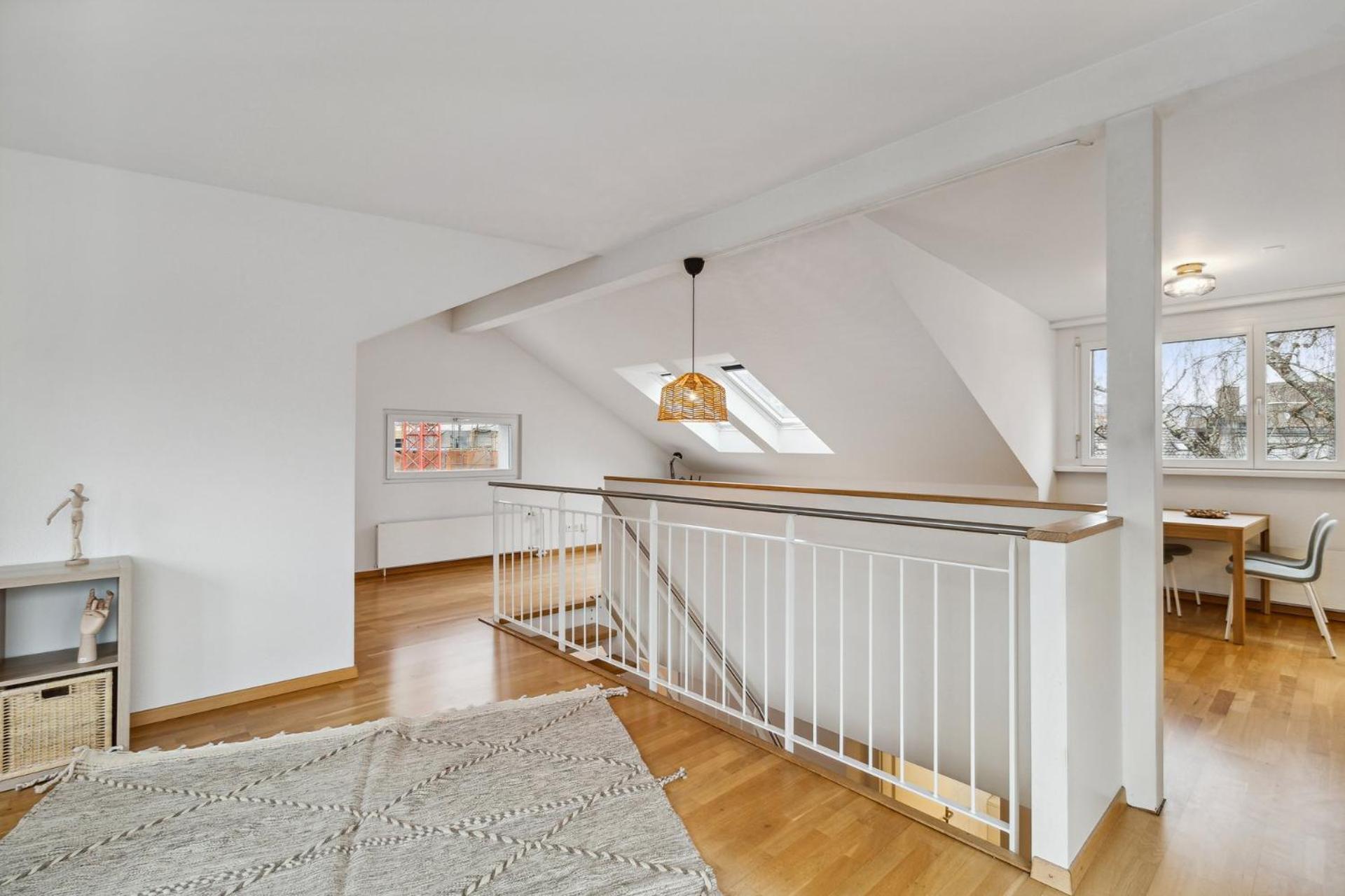 Practical 17'away From The Center Apartment