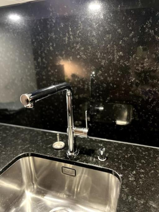 & Modern Penthouse-studio With Balcony & Air-condition Zurich