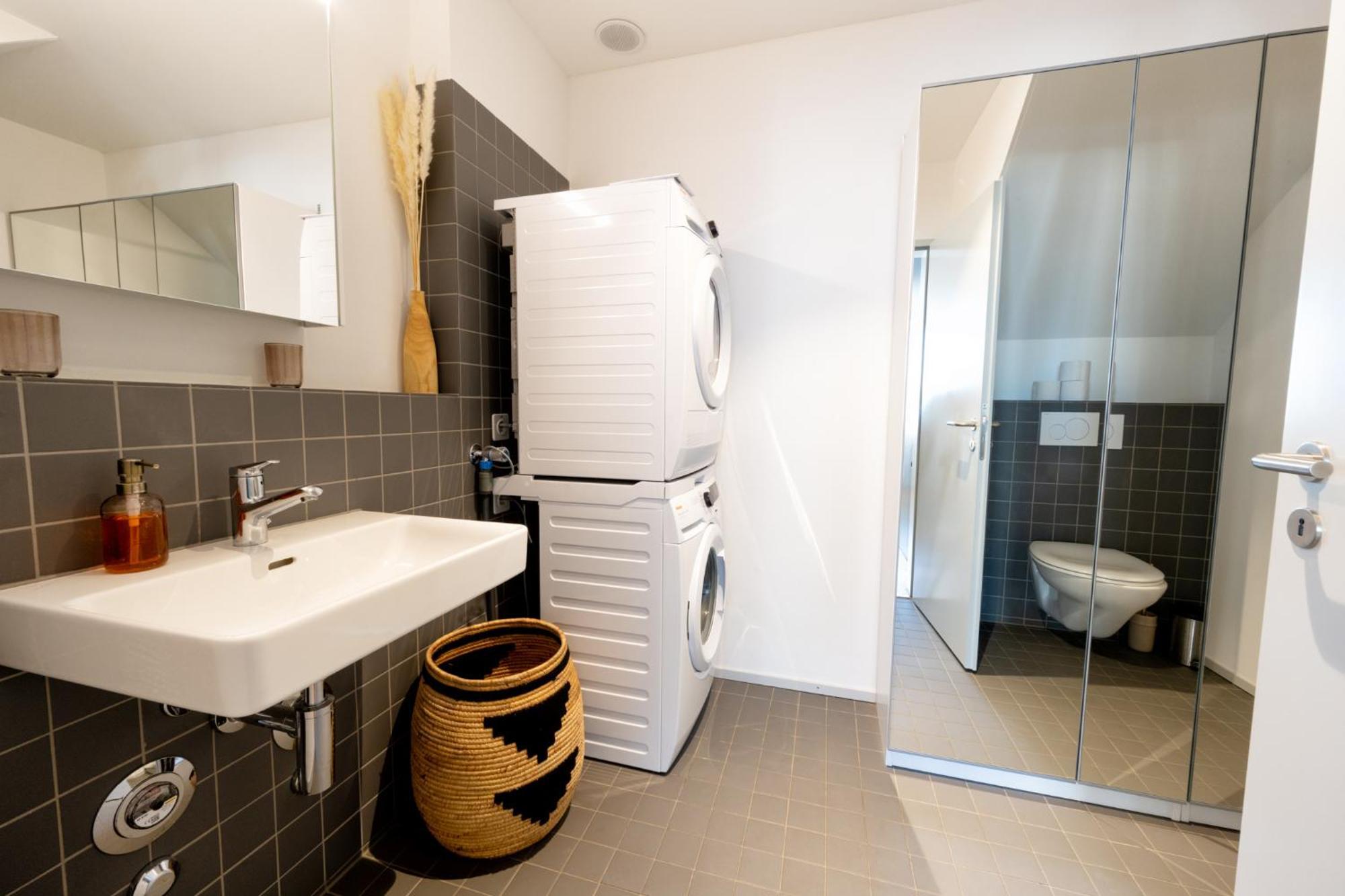 Apartment Urban Rooftop Getaway *