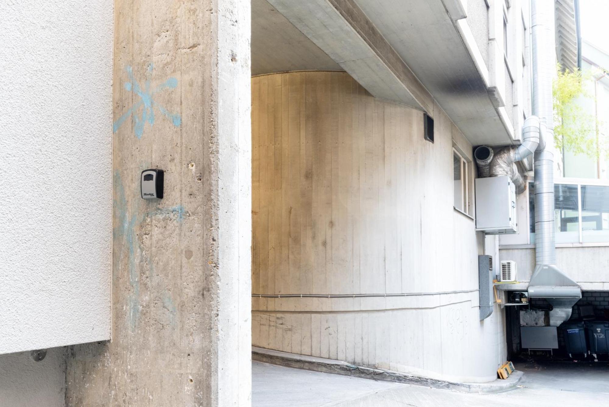 Urban Rooftop Getaway * Zurich