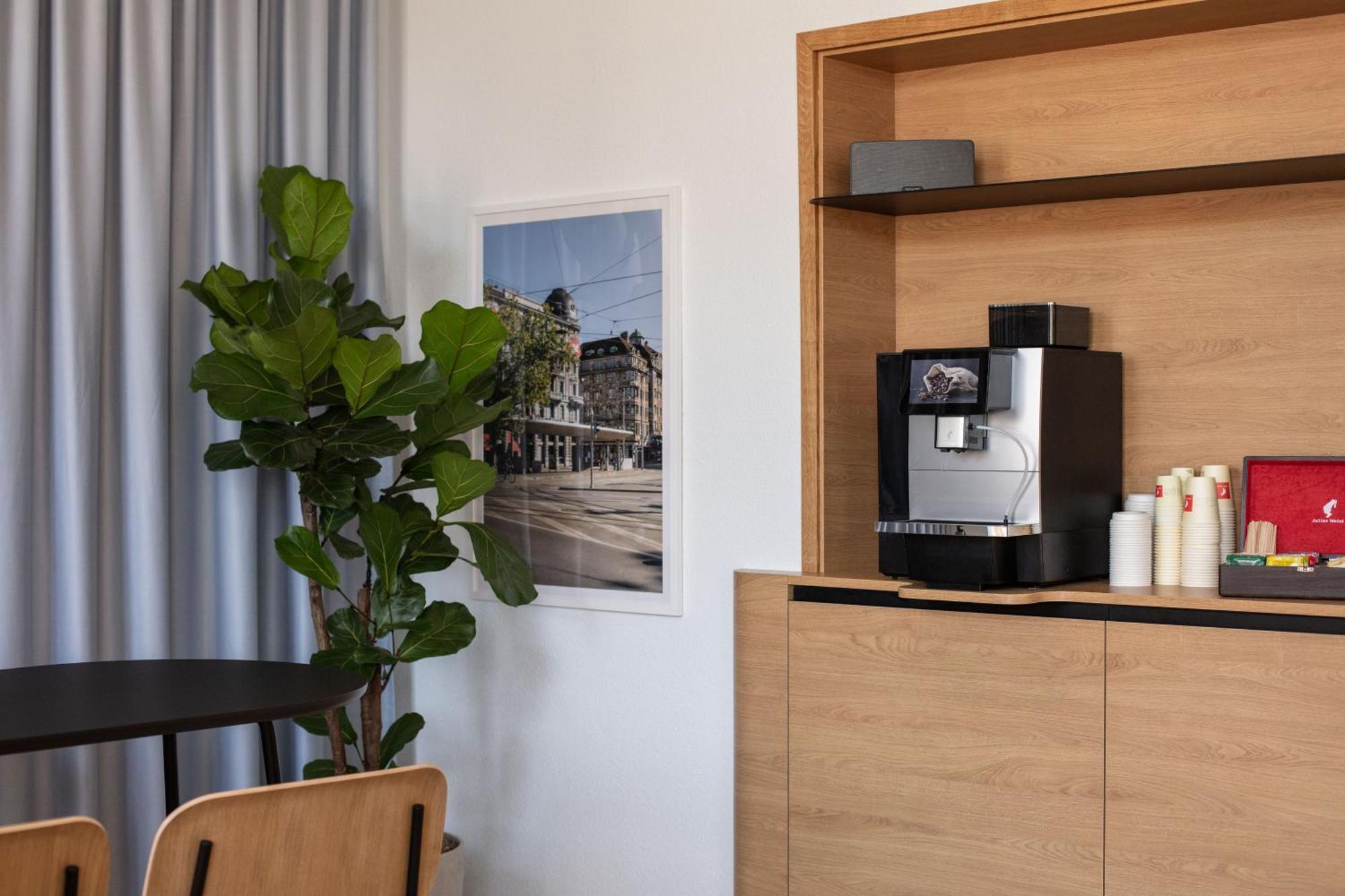 Fred Hauptbahnhof - Self Check-in 2* Zurich