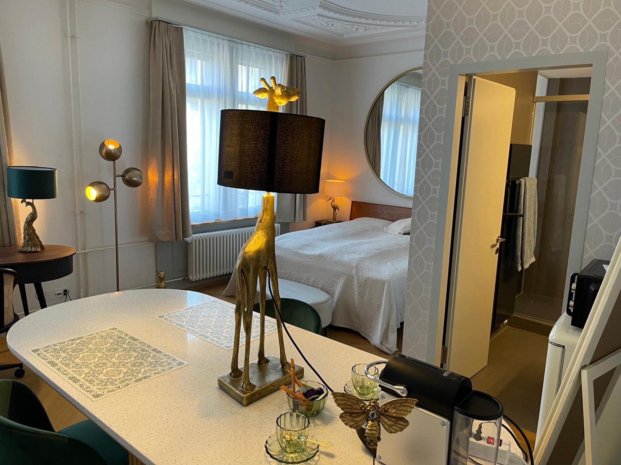 Exclusive Next To Main Station *