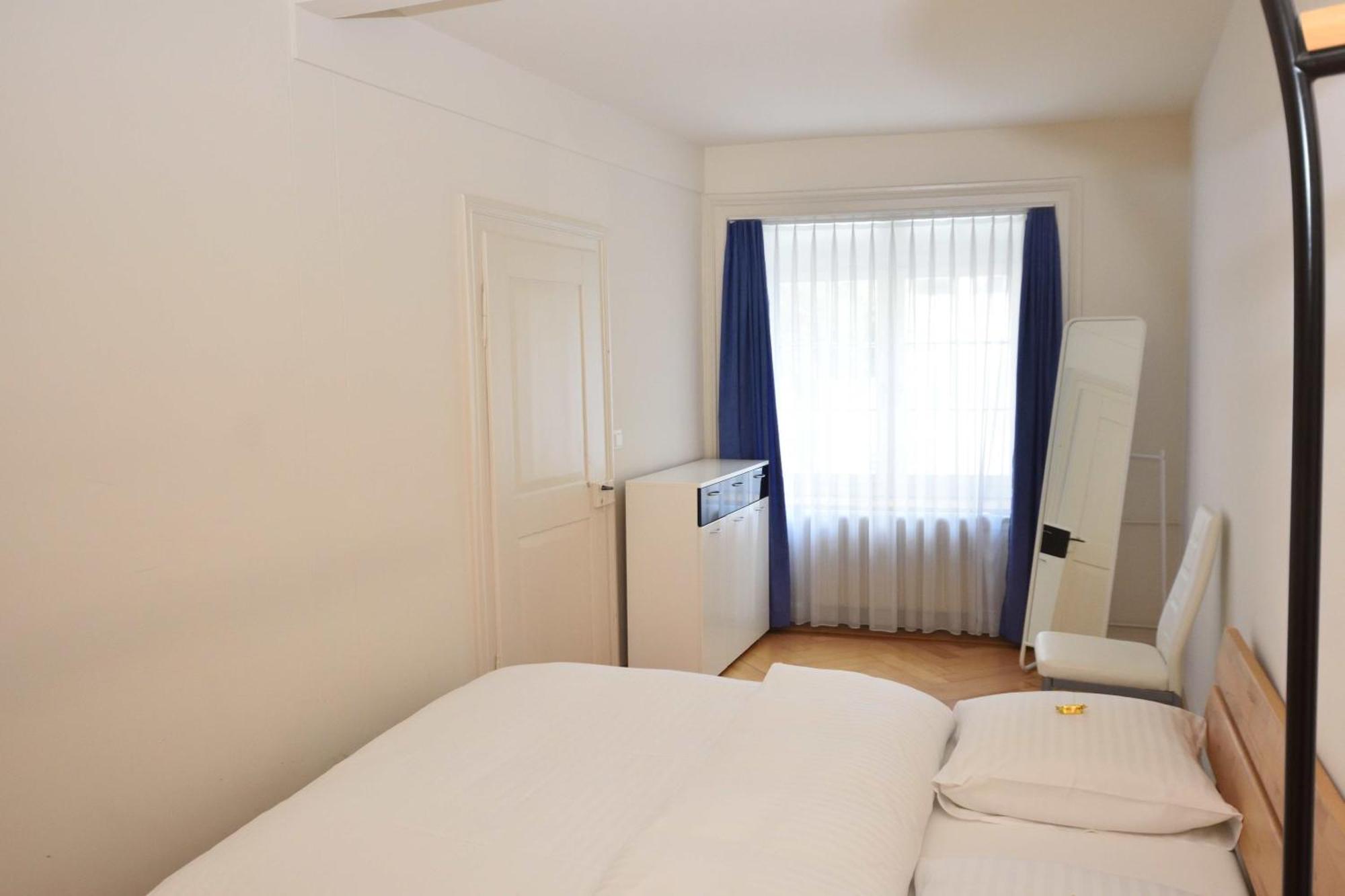 1br Flat In Historical Center - Symbol 3 Apartment