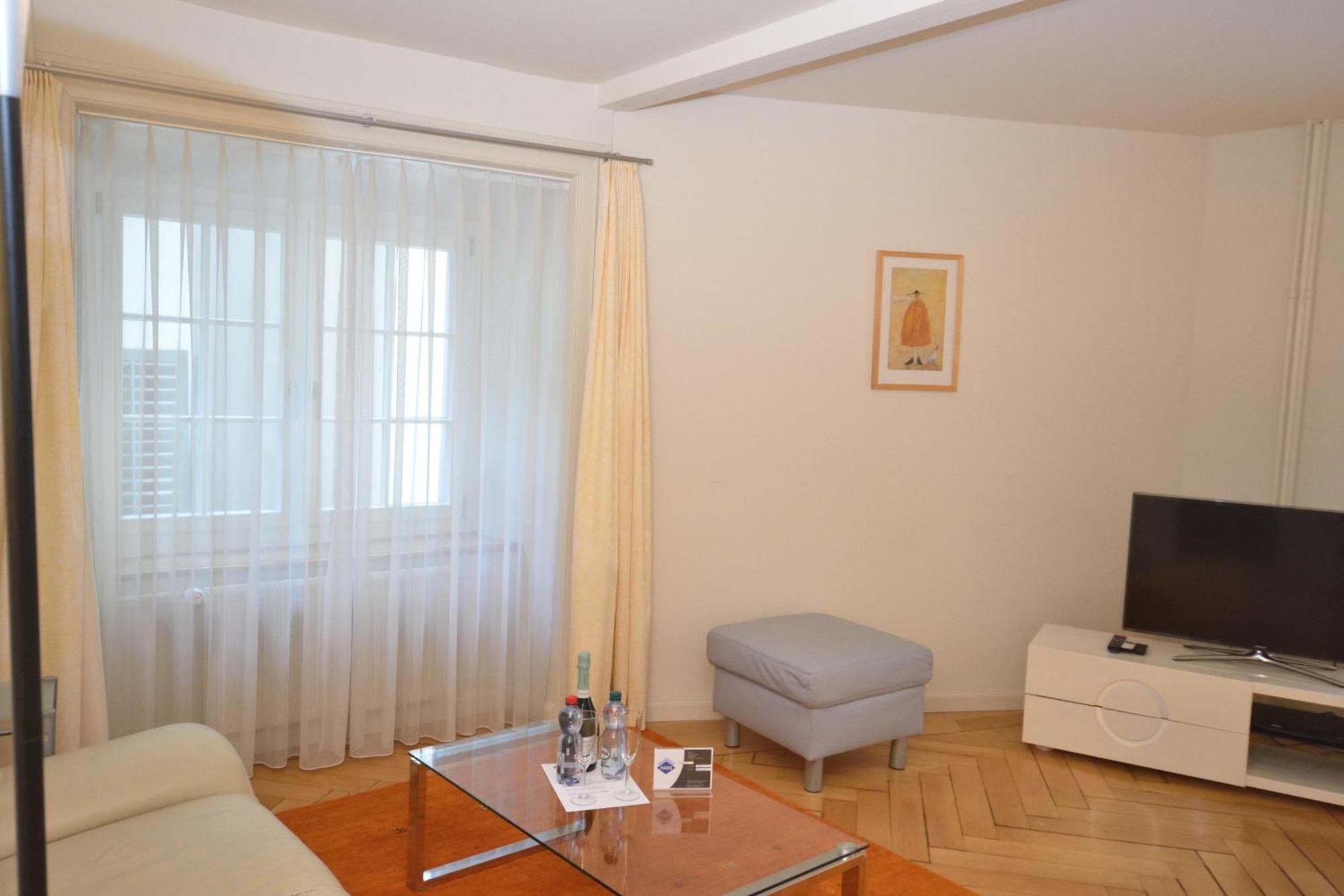 1br Flat In Historical Center - Symbol 3 *