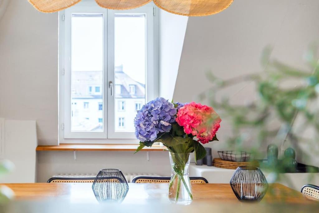 In Mit Dachterrasse // Langstrasse Apartment Zurich