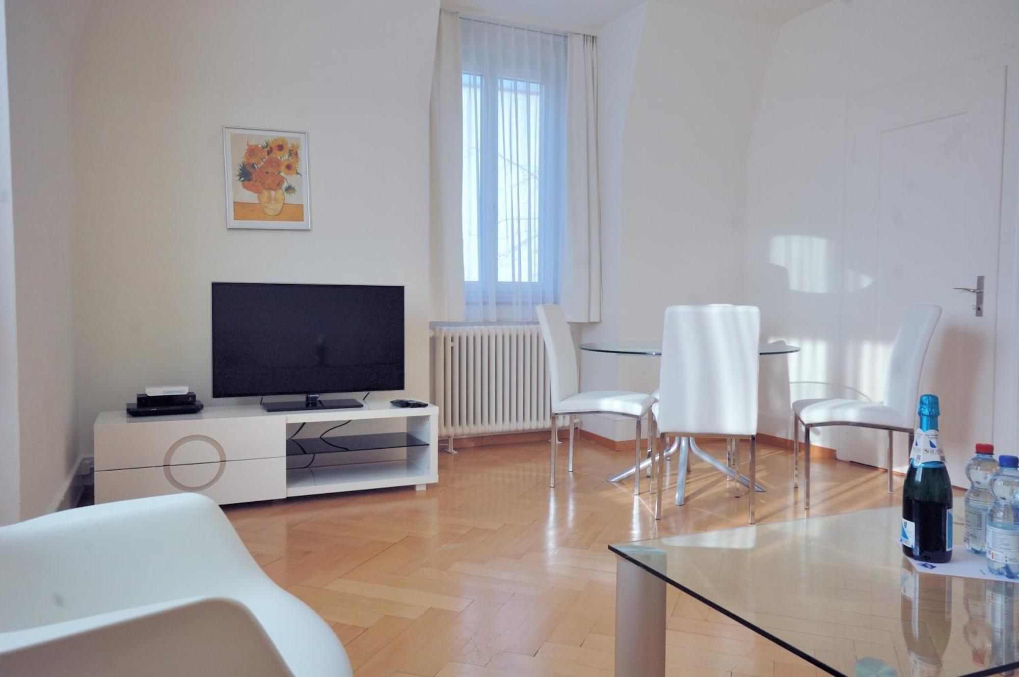 Spacious 2-bedroom Near - Stardust 32 Apartment *