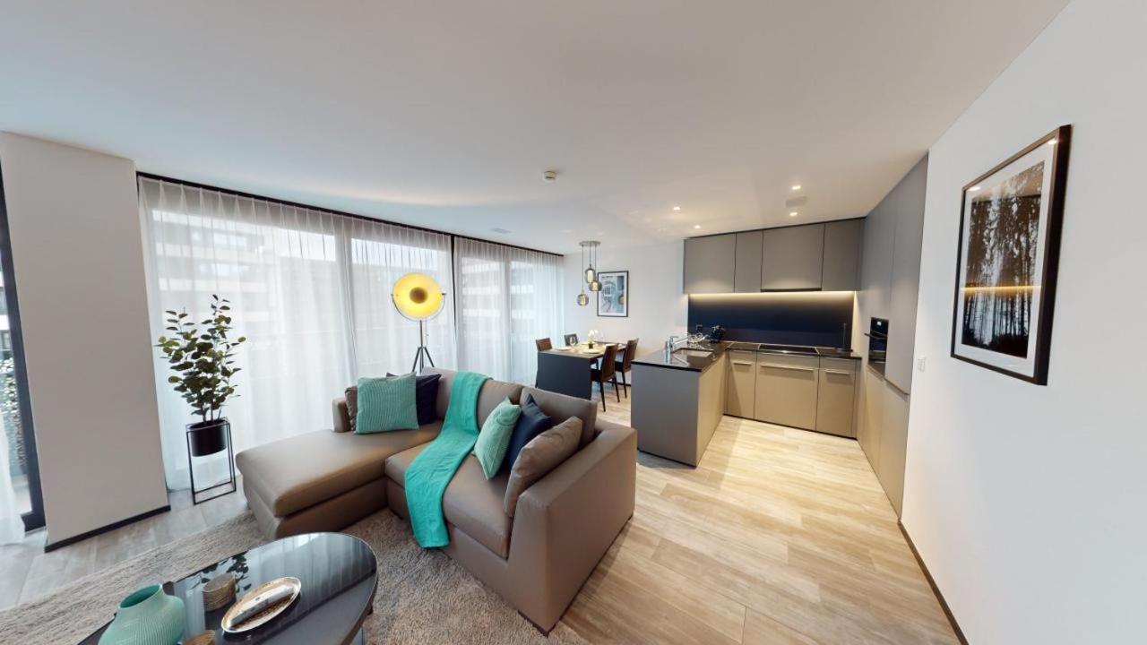 Spacious 1 Bedroom With Balcony Apartment *