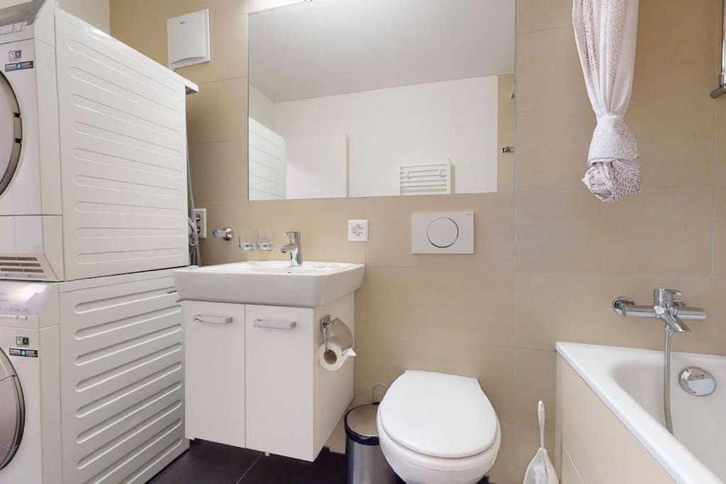 Amazing/sunny 2 Bedroom Flat In The Center Apartment