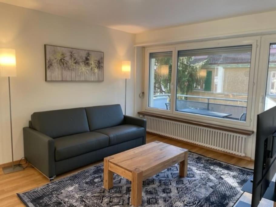 Beautiful, Quite And Very 2 Bedroom Flat Apartment *