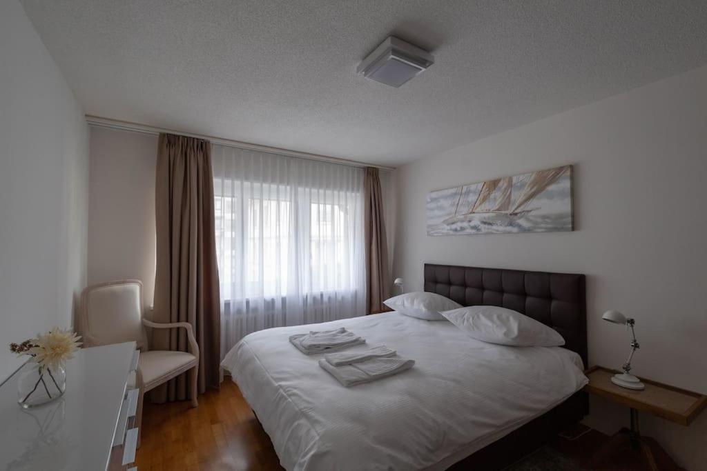 Apartment Executive 2 Bedroom Flat / Center *