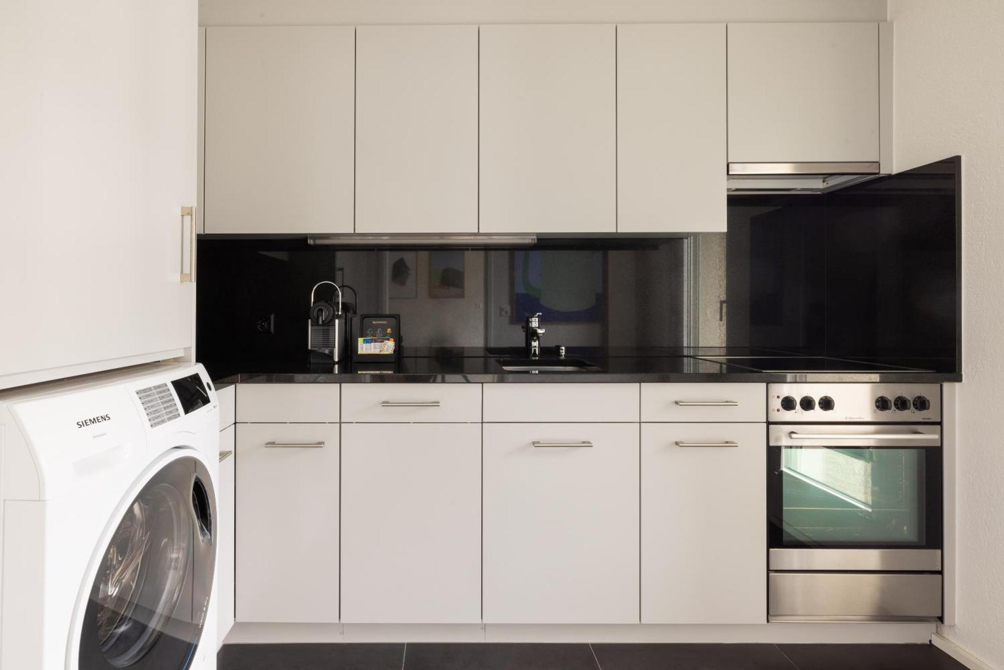 Ema House Serviced Aussersihl Apartment