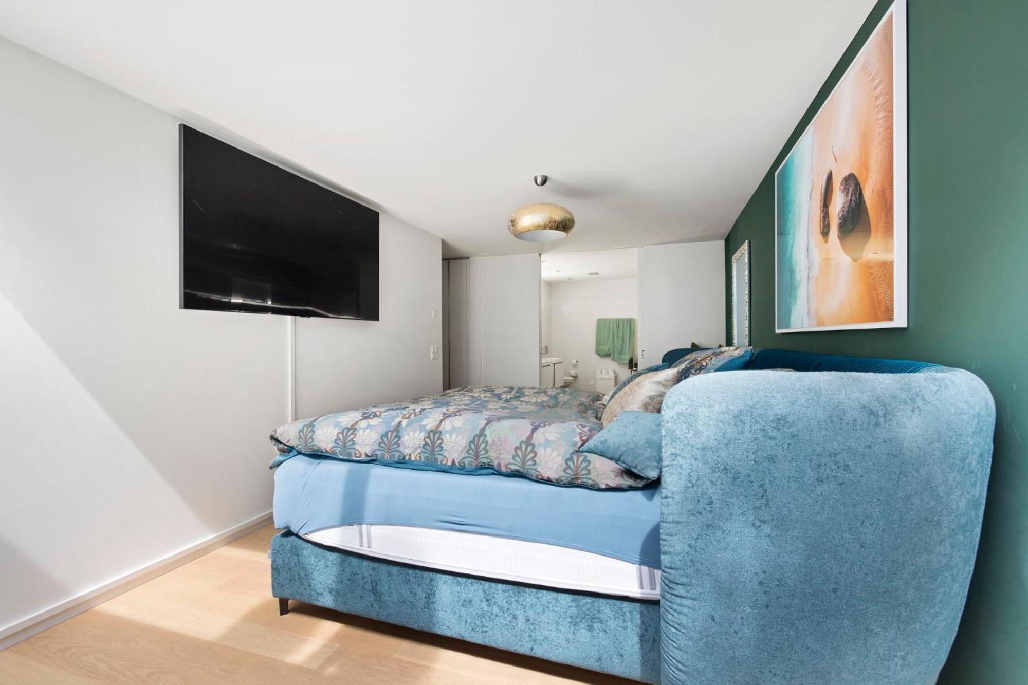 Exclusive Spacious Apt. With Garden In * Zurich