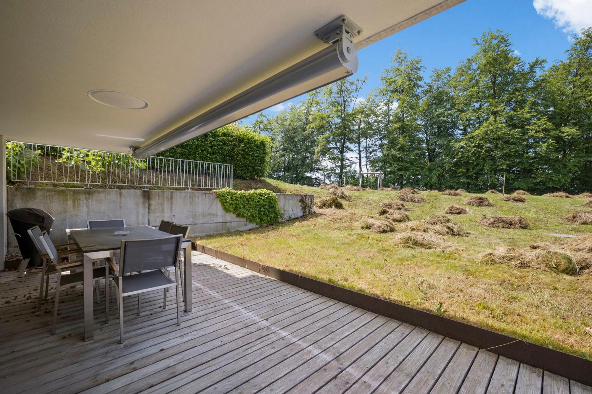 Exclusive Spacious Apt. With Garden In * Zürich