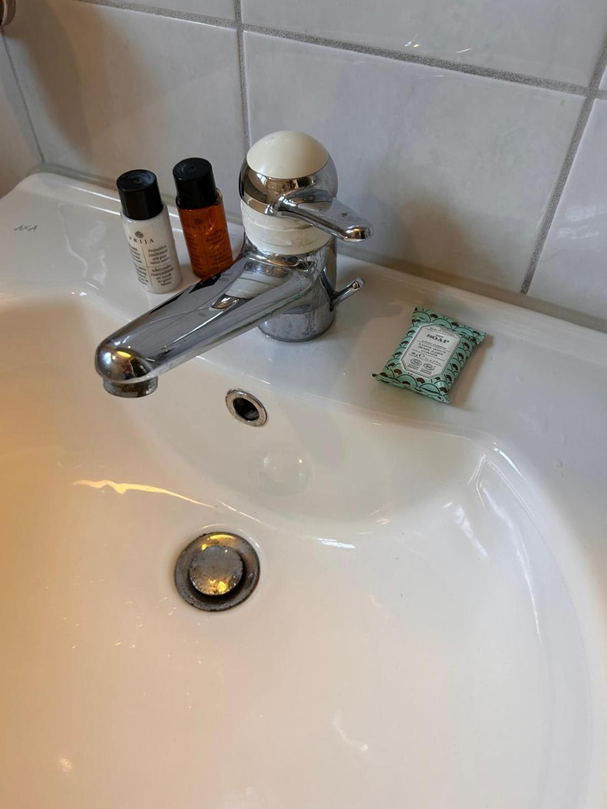 2 Mit Kueche Und Bad Apartment Zürich