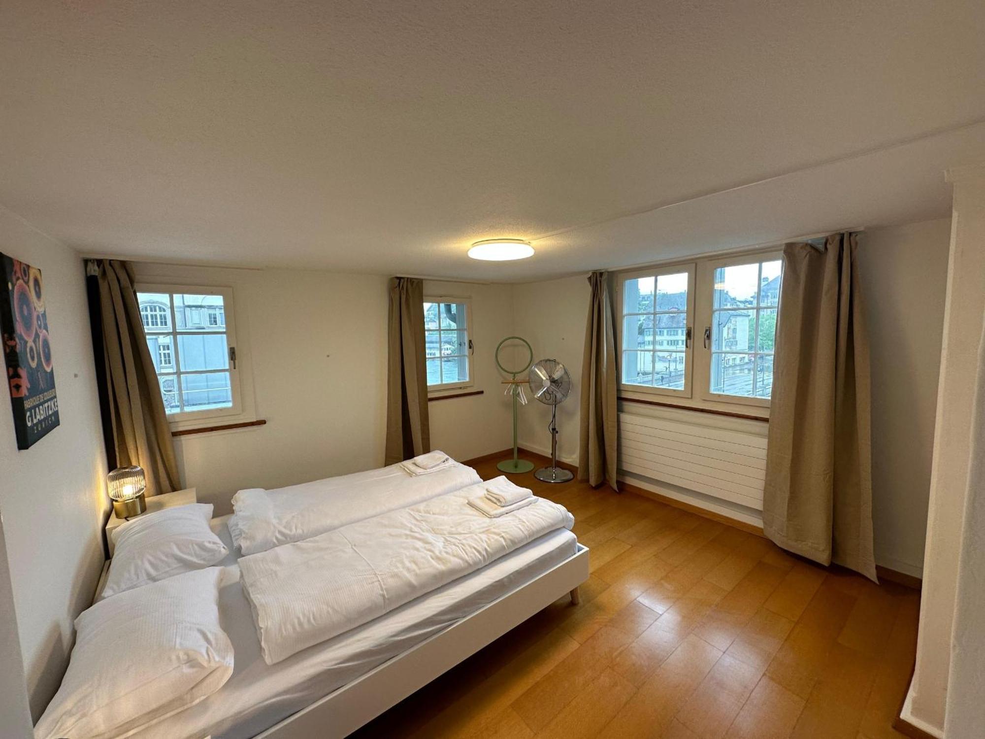 Hitrental Limmatquai Apartment