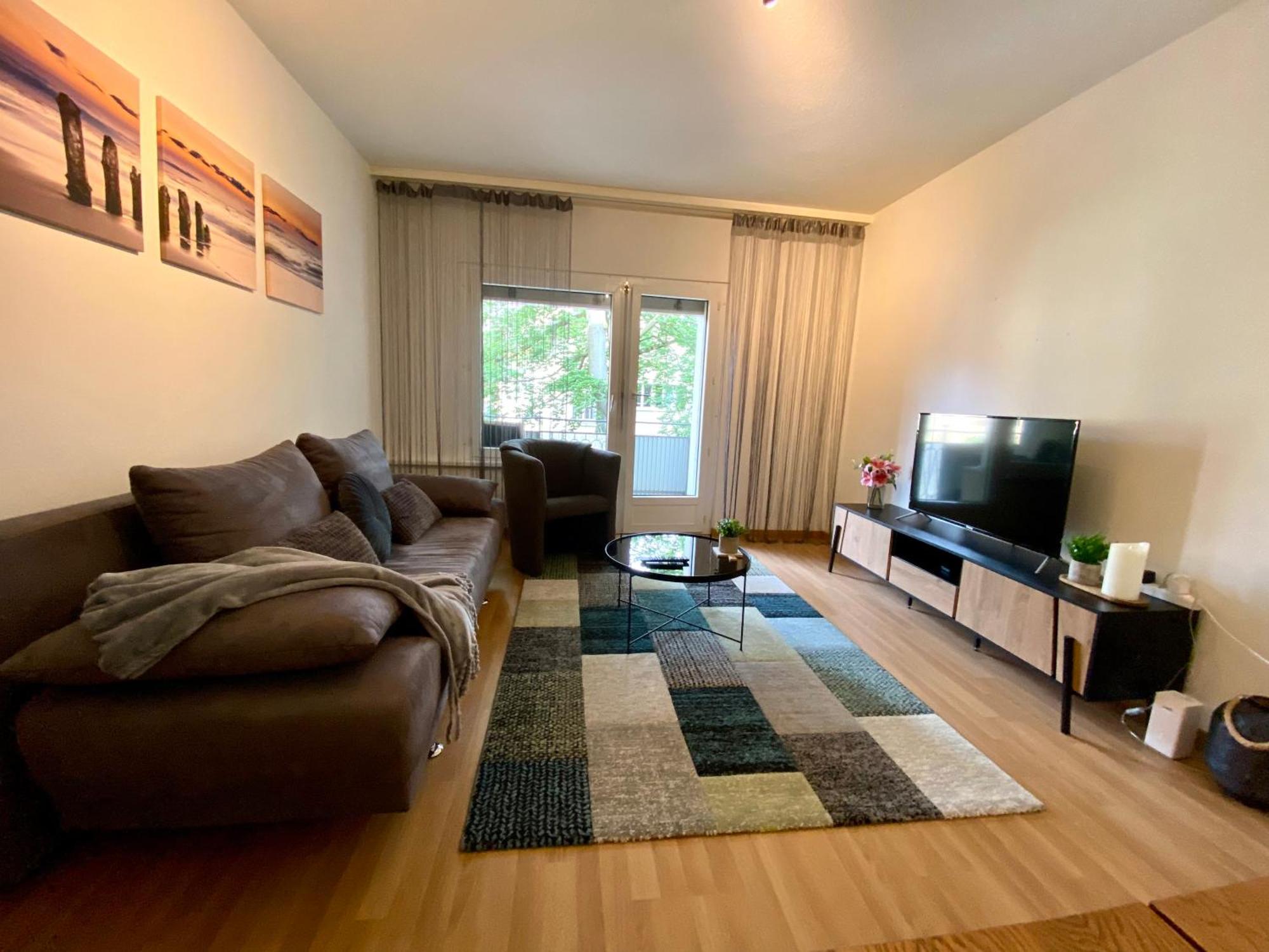 Modern Eingerichtete Stadtwohnung In Wollishofen Apartment