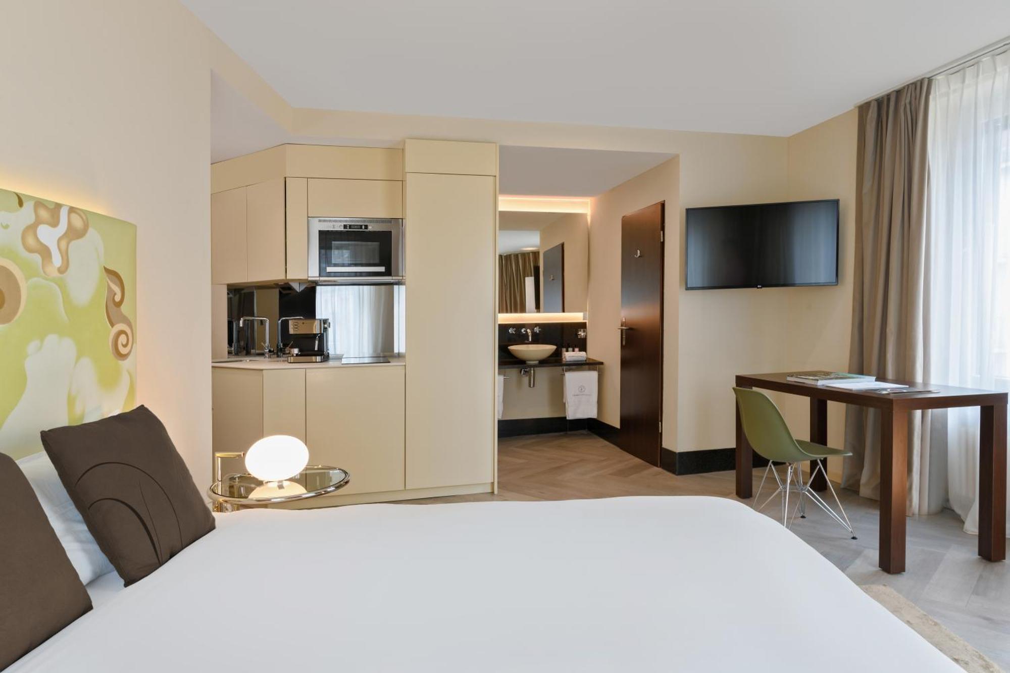 Aparthotel Visionapartments Brandschenkestrasse - Contactless Check-in 3*