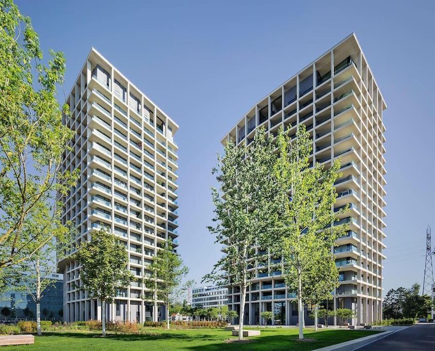 Luxury - To Everything Apartment *