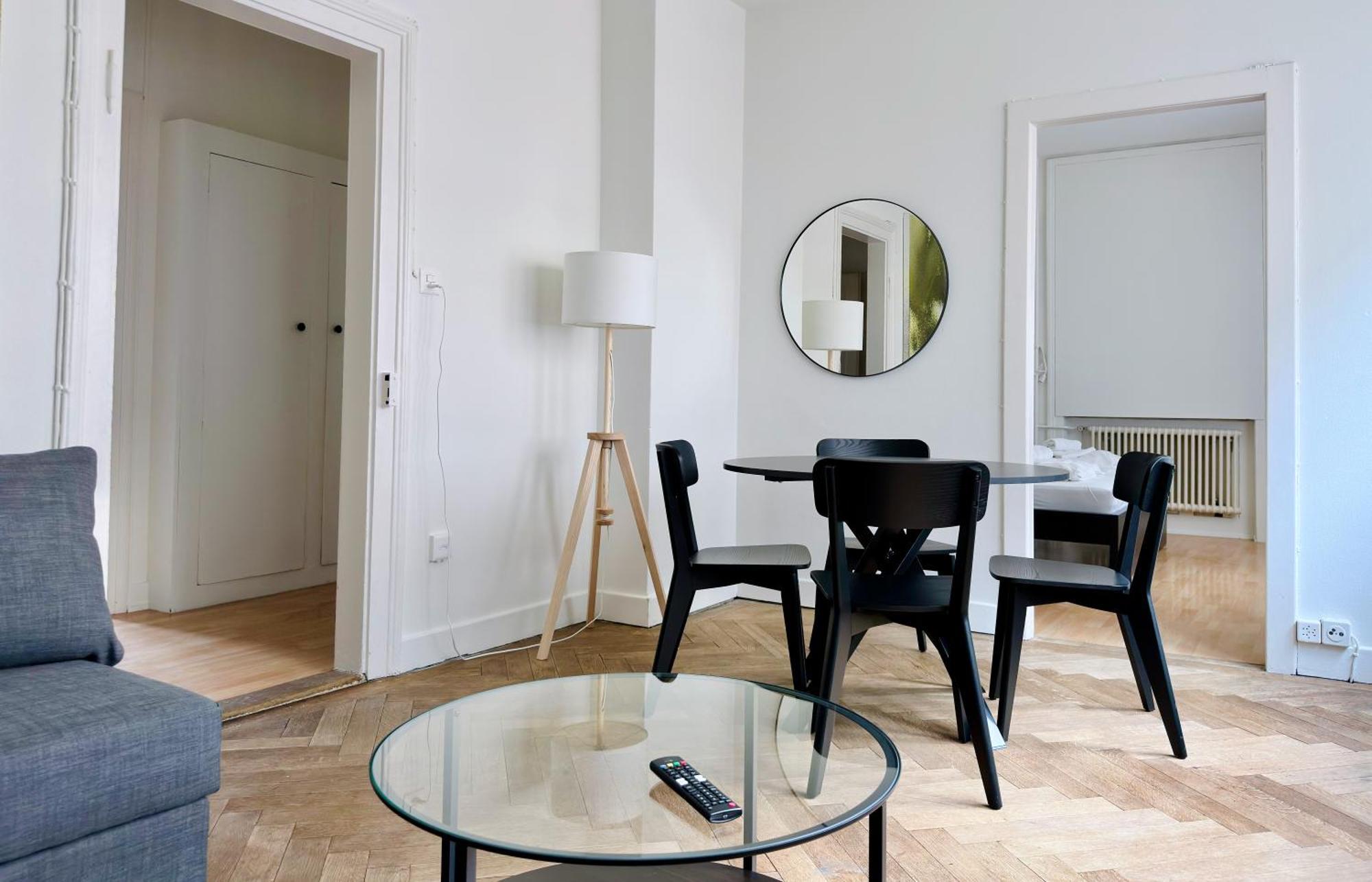 Citycentral 2 Bedroom Flat Near Main Station Apartment *