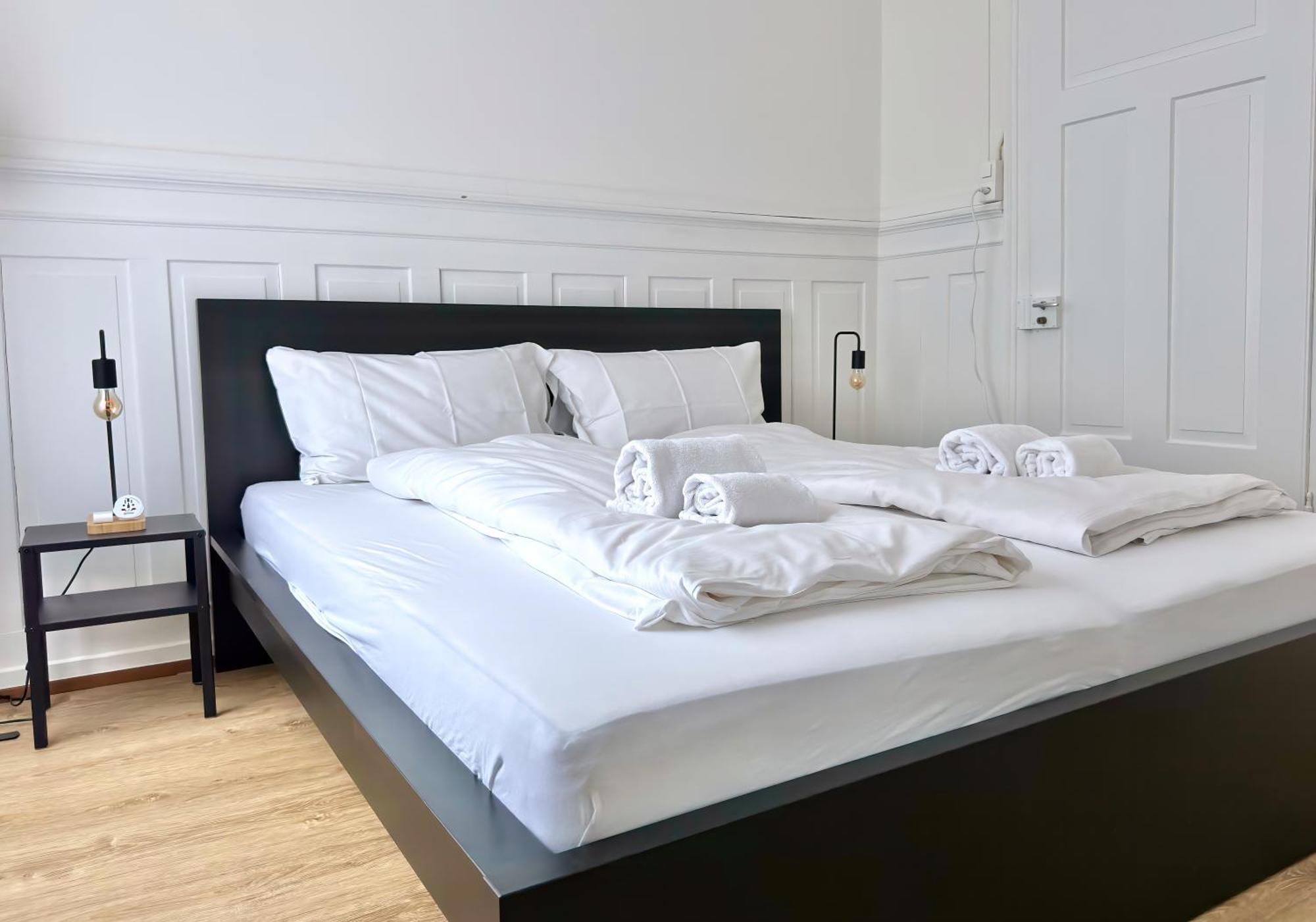 Citycentral 2 Bedroom Flat Near Main Station Apartment