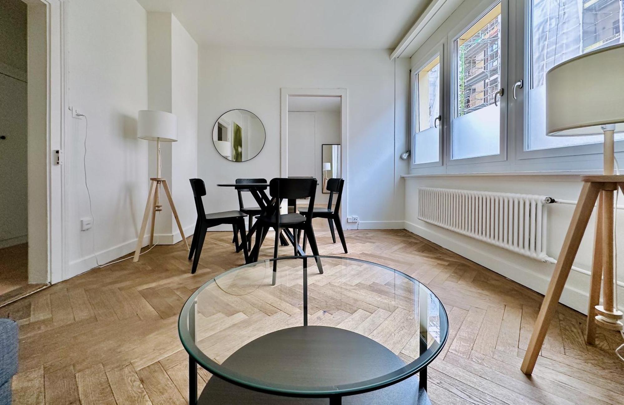 Citycentral 2 Bedroom Flat Near Main Station Apartment *