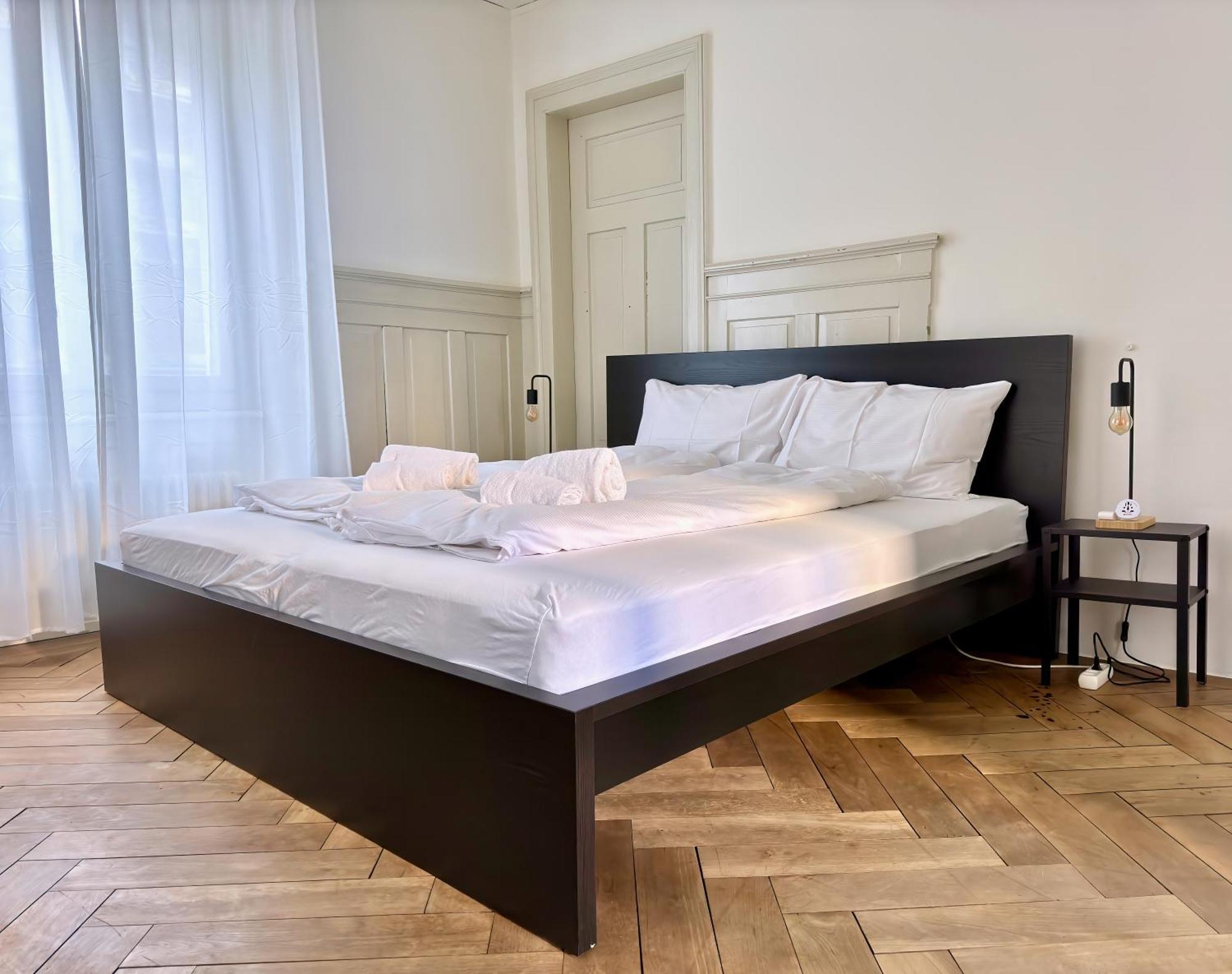 Citycentral 2 Bedroom Flat Near Main Station Apartment