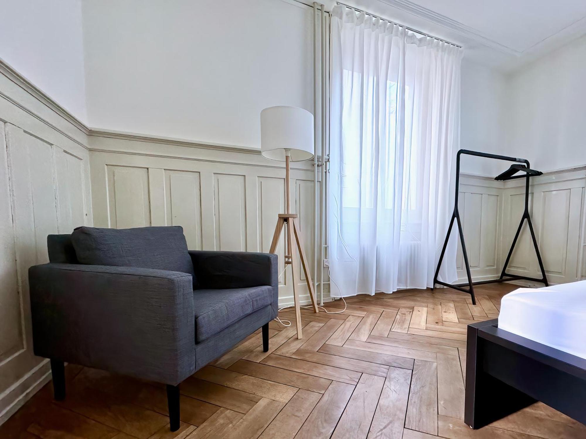 Citycentral 2 Bedroom Flat Near Main Station Apartment *