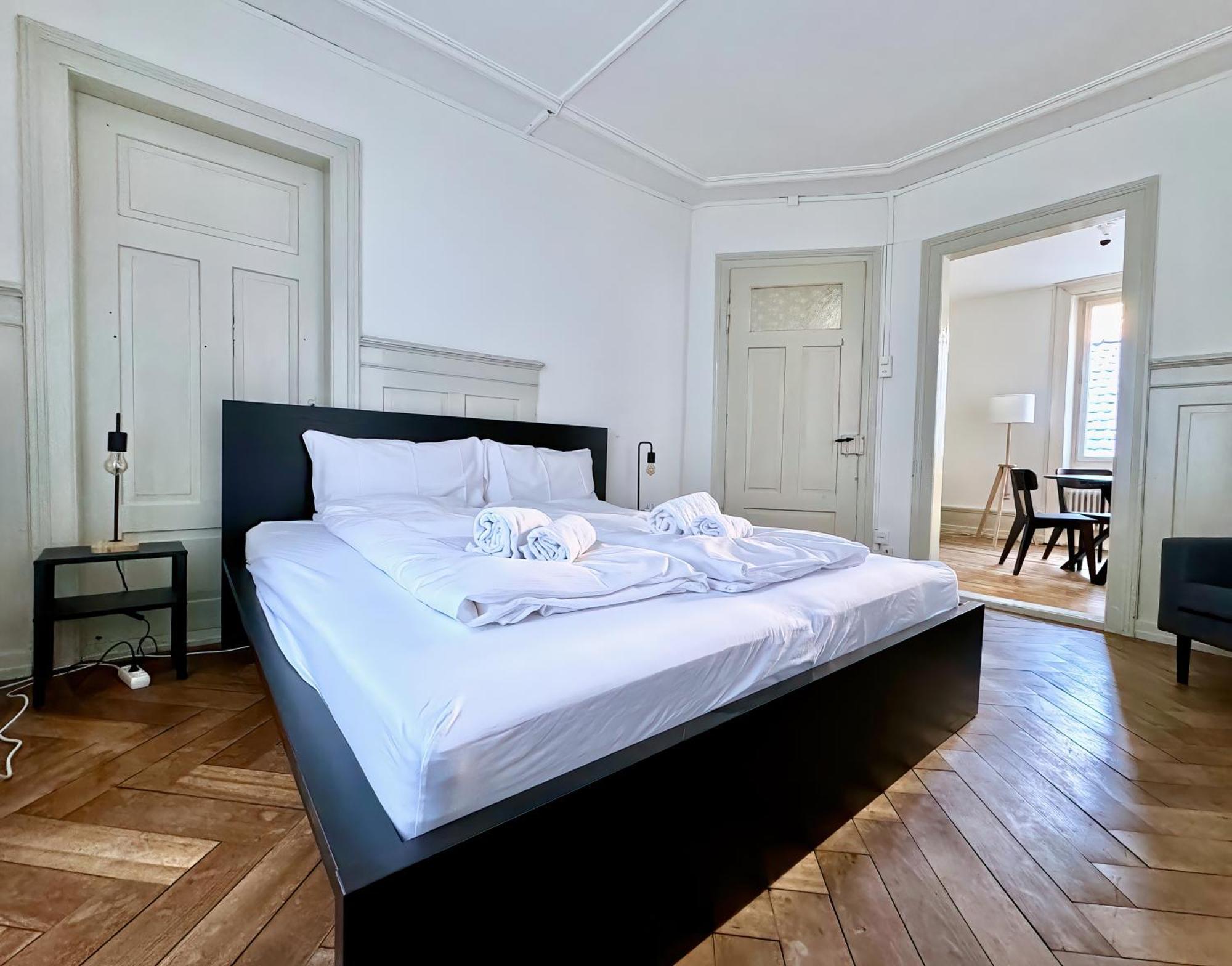 Citycentral 2 Bedroom Flat Near Main Station Apartment *