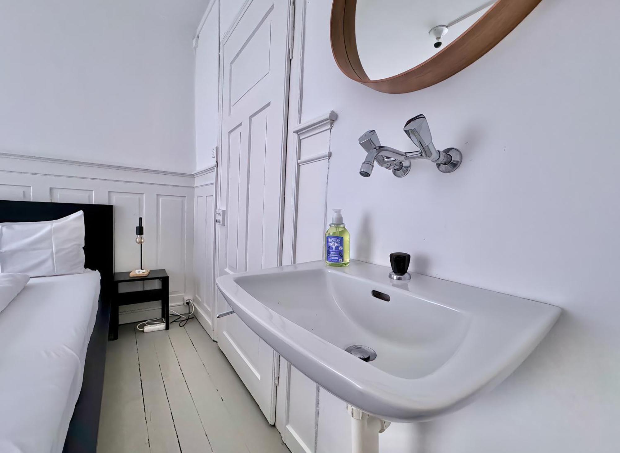 Citycentral 2 Bedroom Flat Near Main Station Zurich