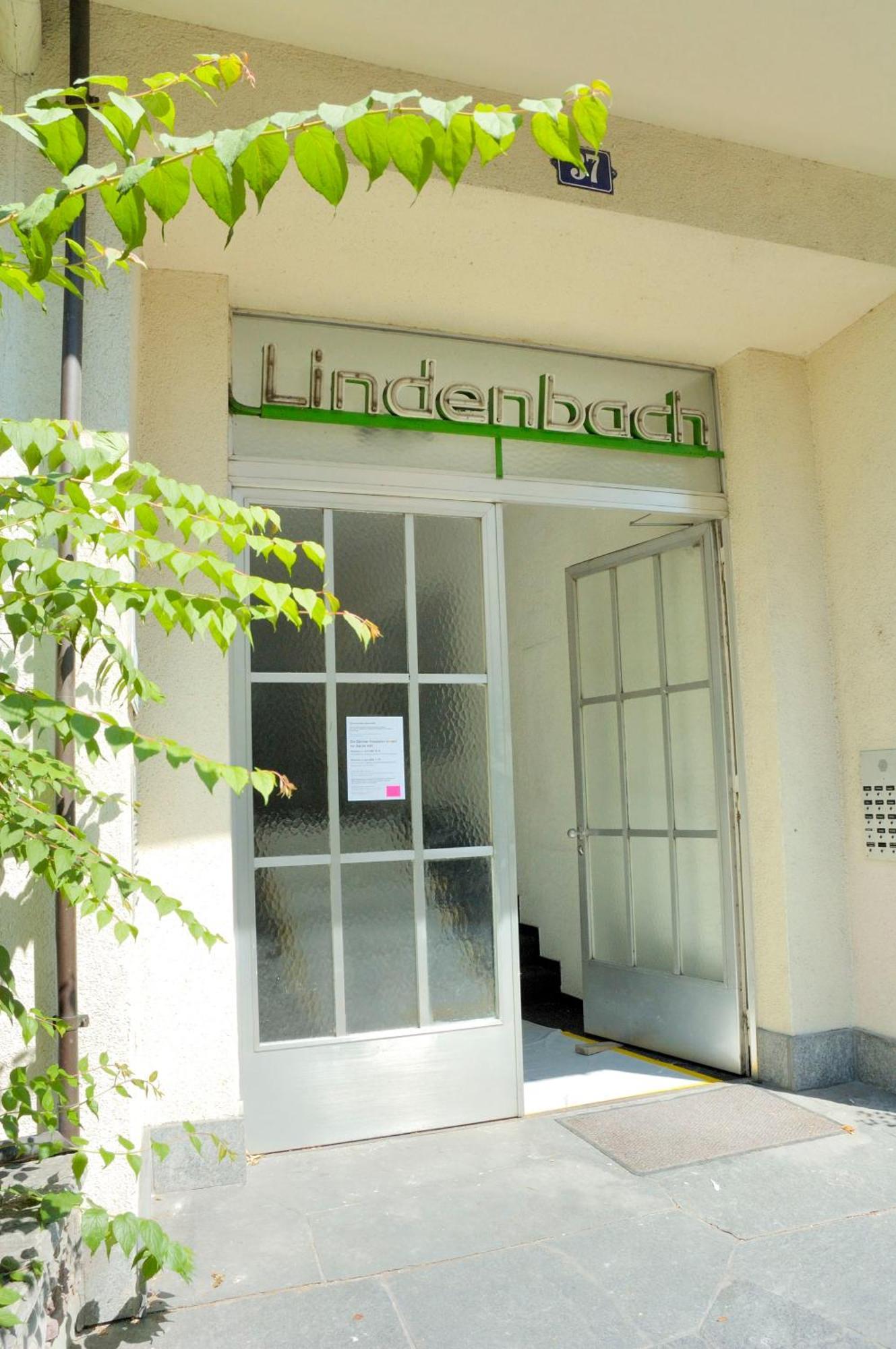 In The Heart Of - Crown 35 Zürich