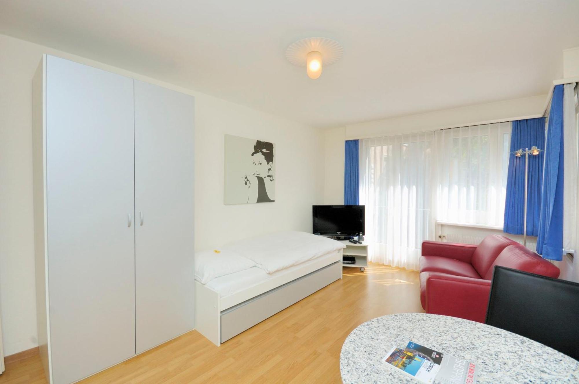 Center - Crown 13 Apartment