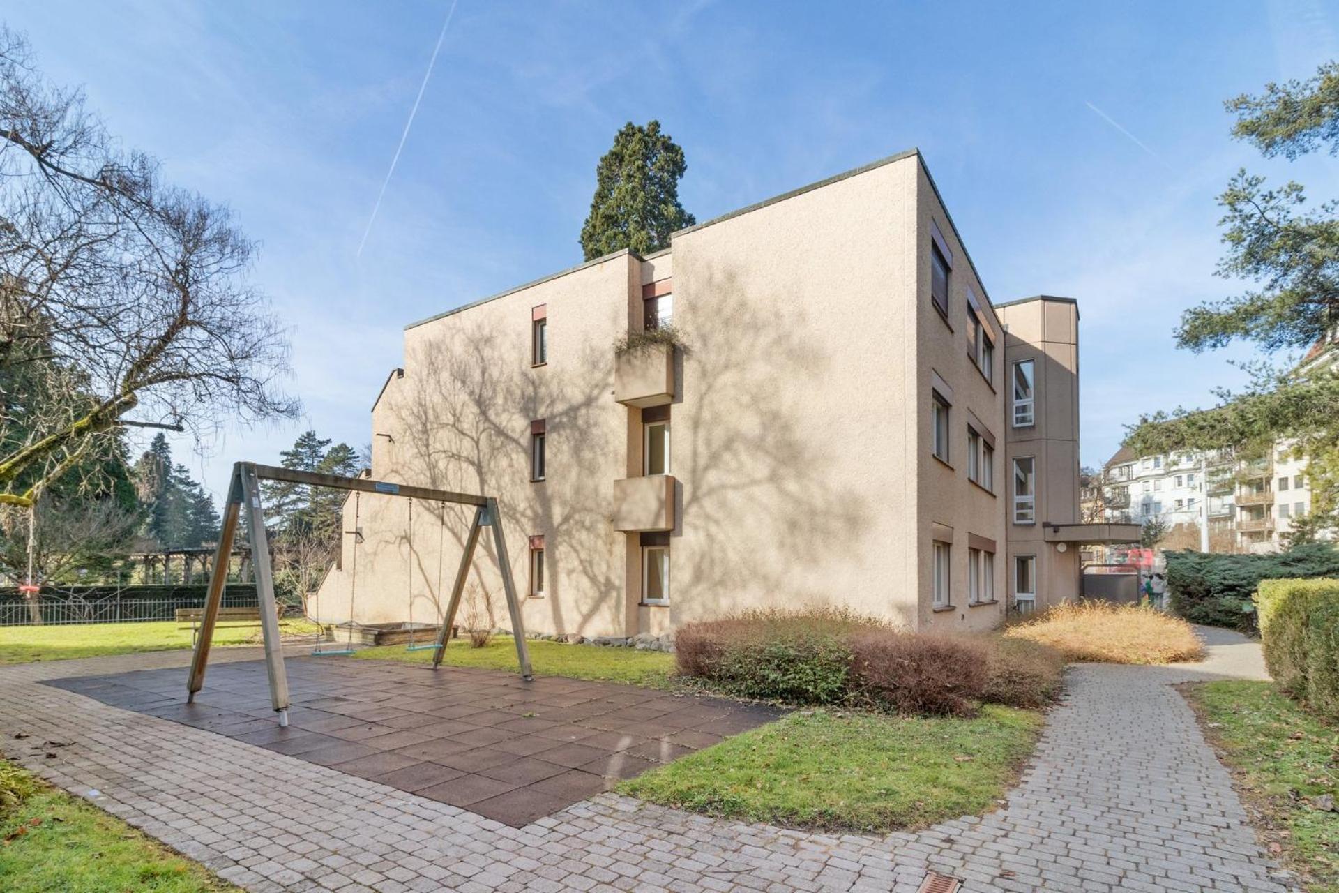 Apartment Spacious In *