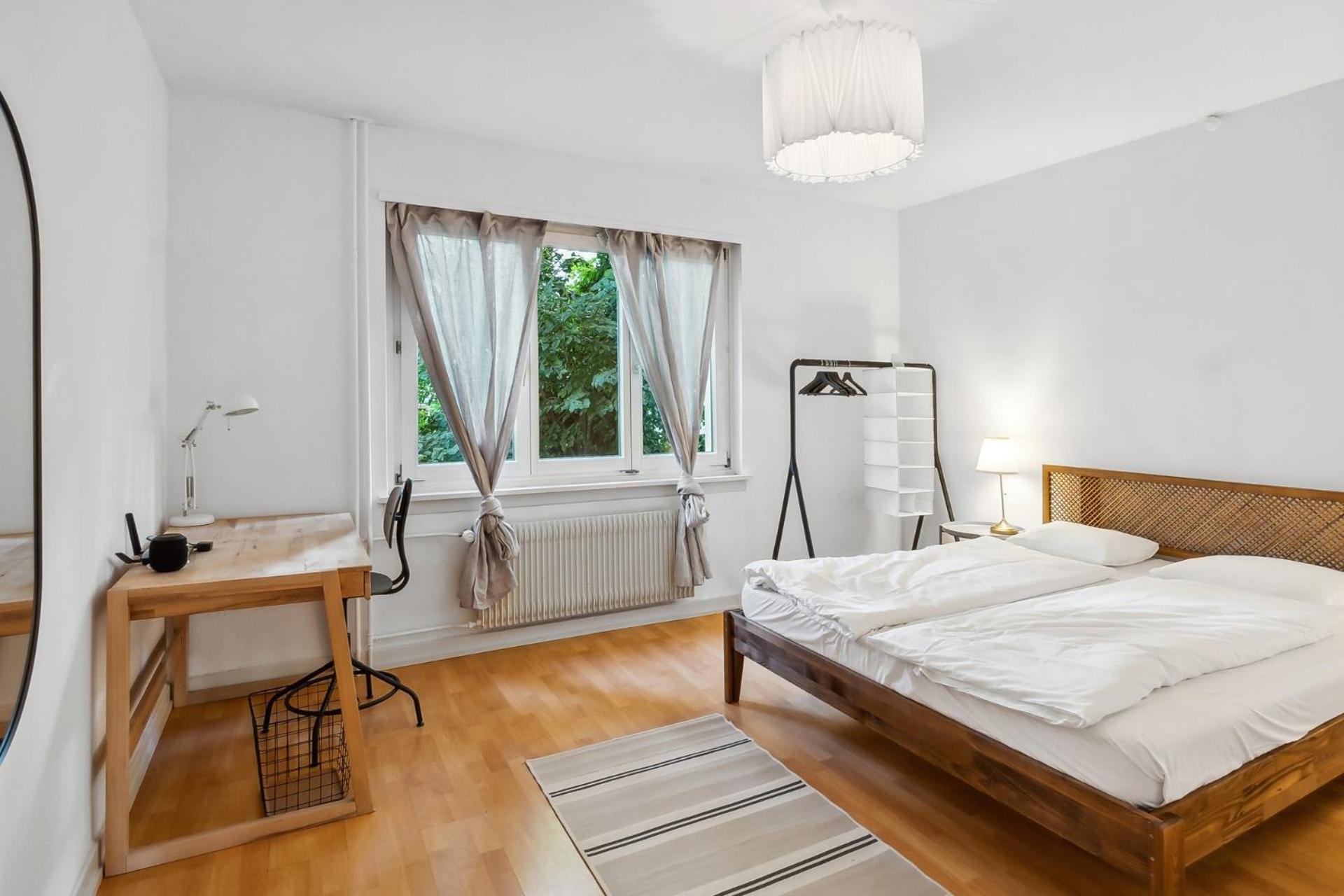 Homey Comfort In Oerlikon Apartment *