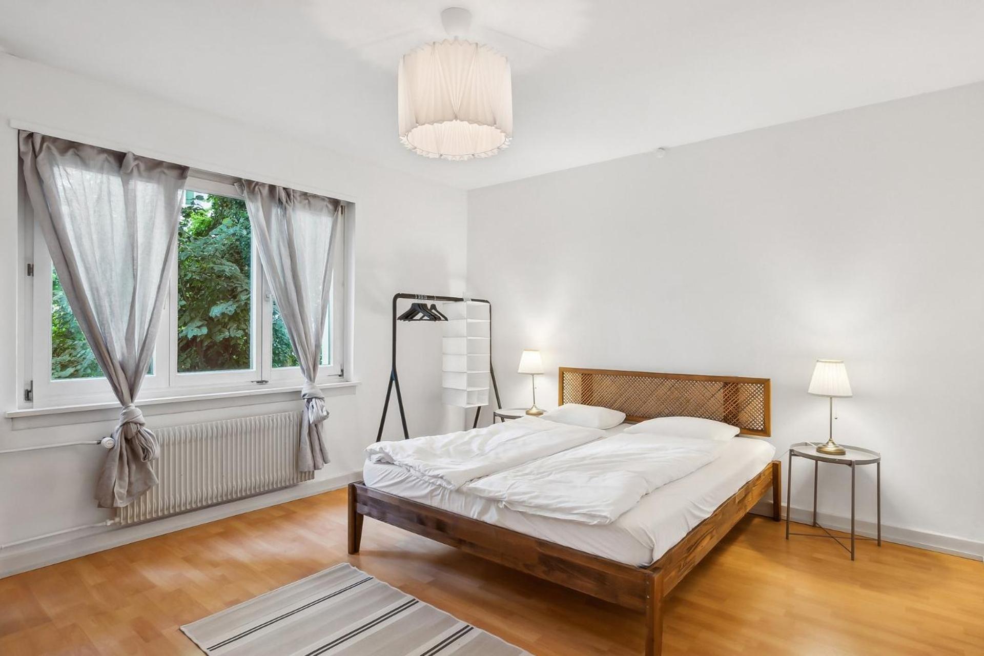 Homey Comfort In Oerlikon Apartment *