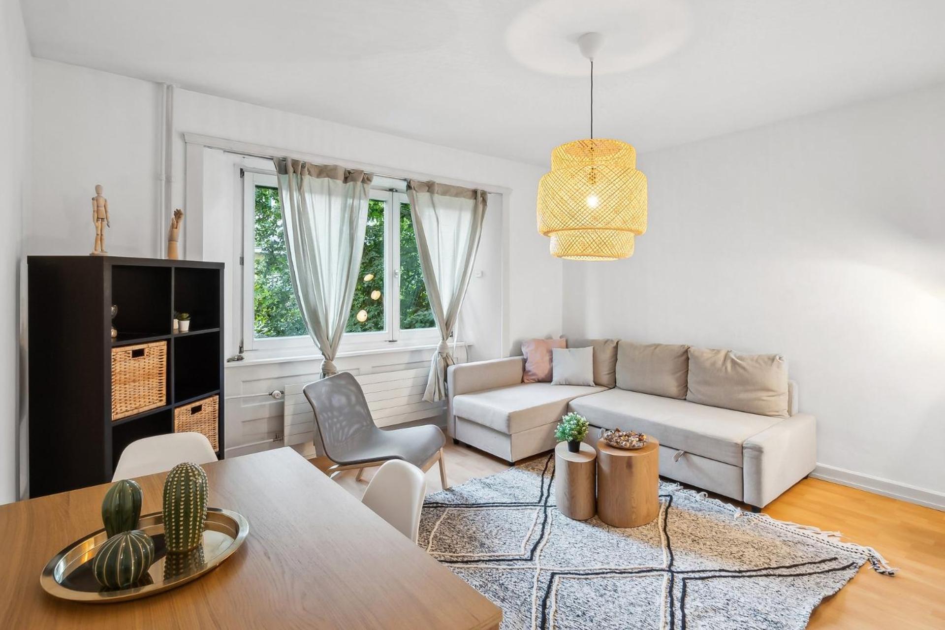 Homey Comfort In Oerlikon
