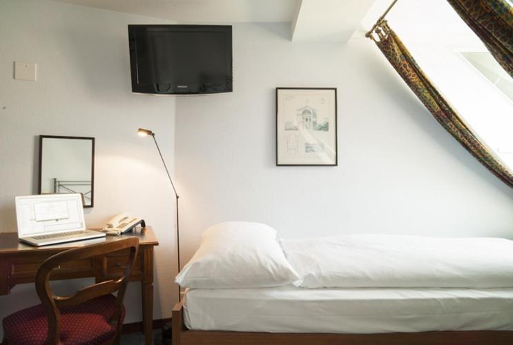 Montana Hotel