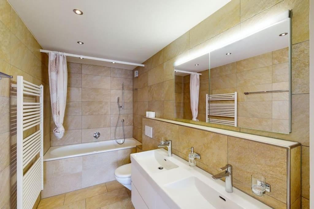 Fantastic Penthouse Near - Mainau 14 Apartment