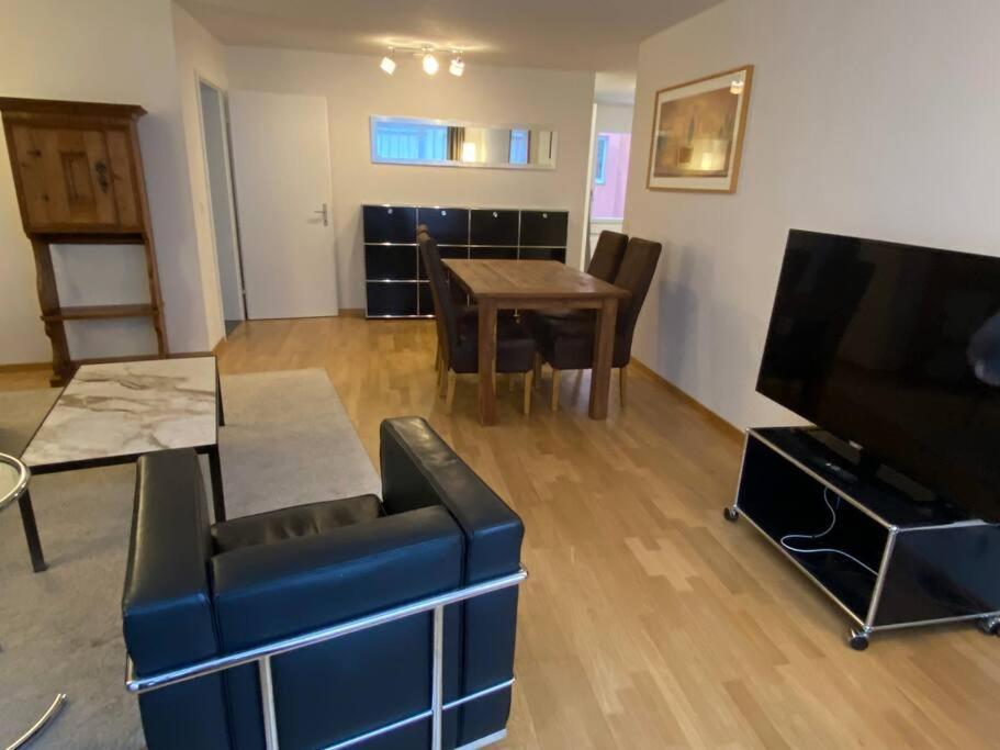 Great 2 Bedroom Flat In The Center - Mainau 12 *