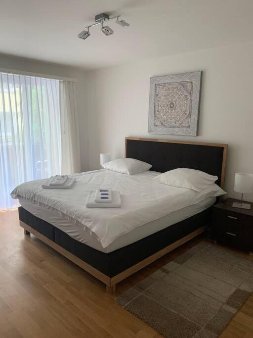 2 Bedroom Near And Centre - D5